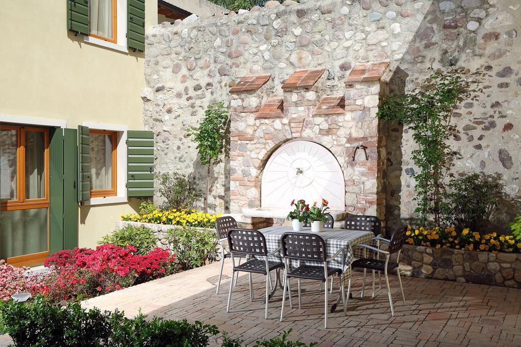 Residence Borgo Mondragon Lazise Exterior photo